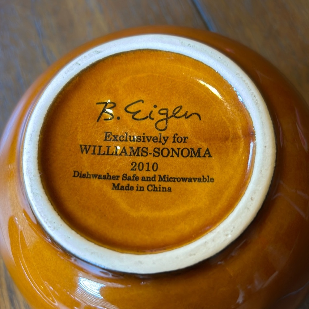 B. Eigen Exclusively for Williams-Sonoma Lidded Pumpkin Mug with Leaf Pl… - Picture 5 of 10